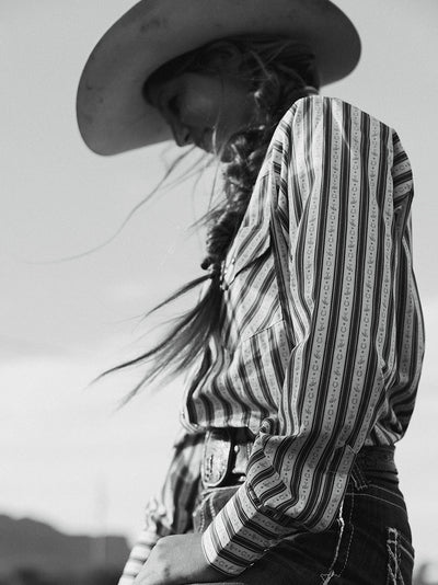 Women's Cowboygirl Horseshoe Cowboy Blue Striped Print Granddaddy Snap Shirt