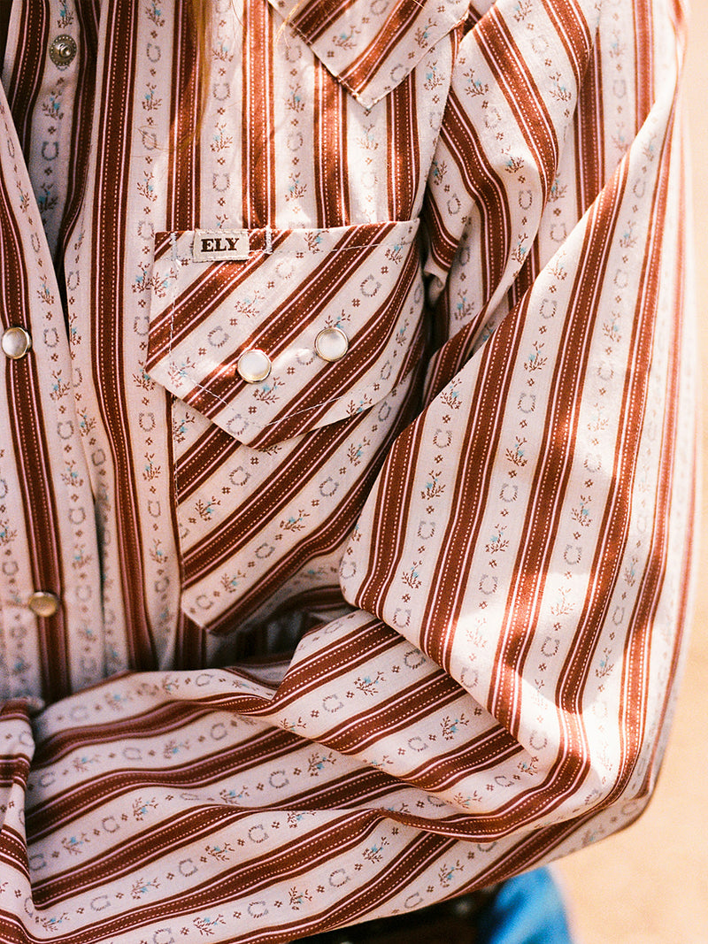Women's Cowboygirl Ranch Rig Rust Horseshoe Striped Print Granddaddy Snap Shirt